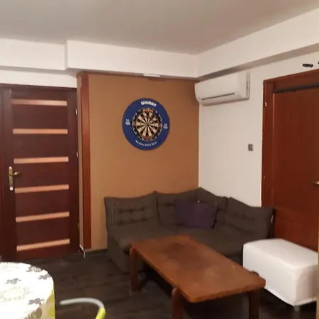 Kertvarosi Apartman Tiszaujvaros Exterior photo